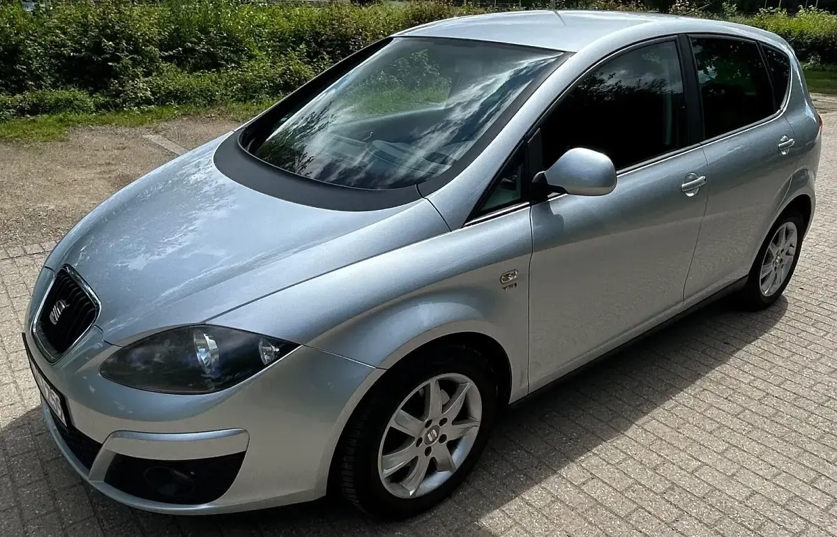 Gebraucht Seat Altea 105 PS (77 kW) 2010 Grau Van / Kleinbus