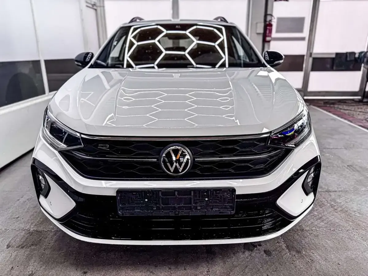 Neu VW Taigo R-line 116 PS (85 kW) 2026 Weiss SUV