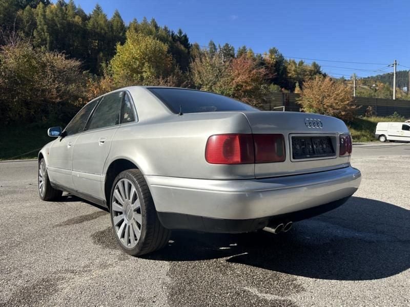 Silber Gebraucht 1995 Audi A8 Limousine | 1.599 € - Bild 1/4