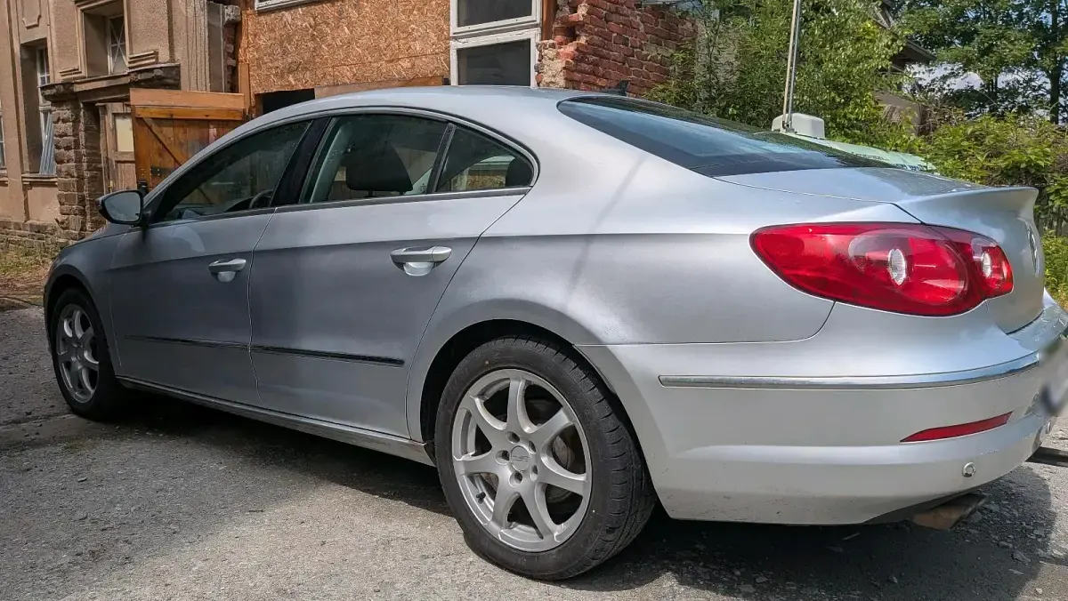 Gebraucht VW Passat 140 PS (102 kW) 2009 Silber Coupé