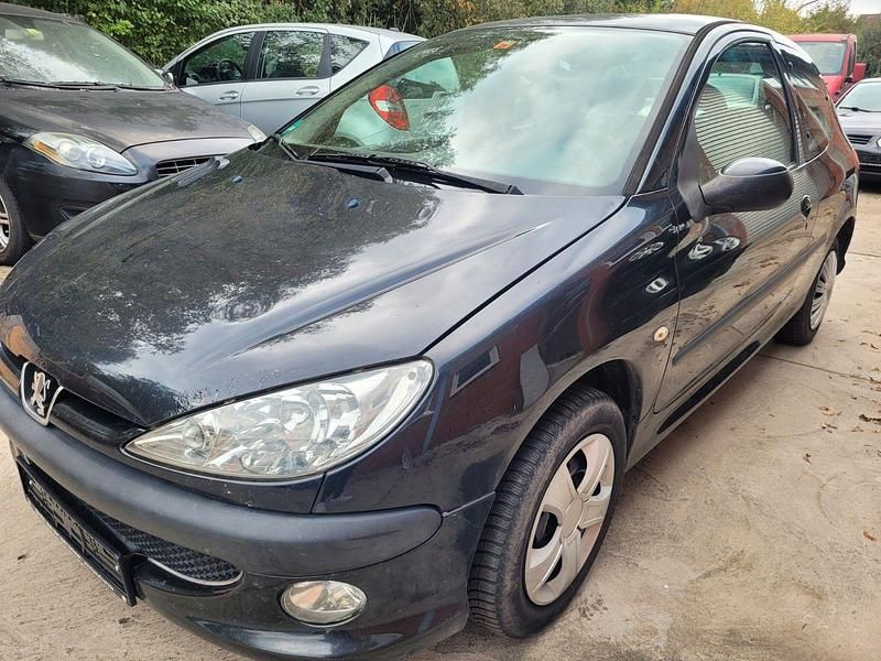 Schwarz Gebraucht 2006 Peugeot 206 Limousine | 398 € (Guter Preis) - Bild 1/4