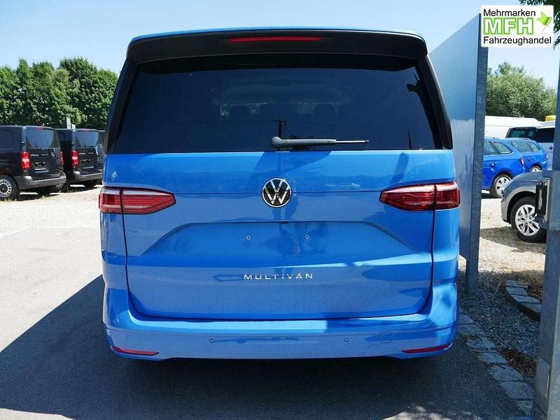Neu VW Multivan Life 150 PS (110 kW) 2025 Medium blue metallic Van
