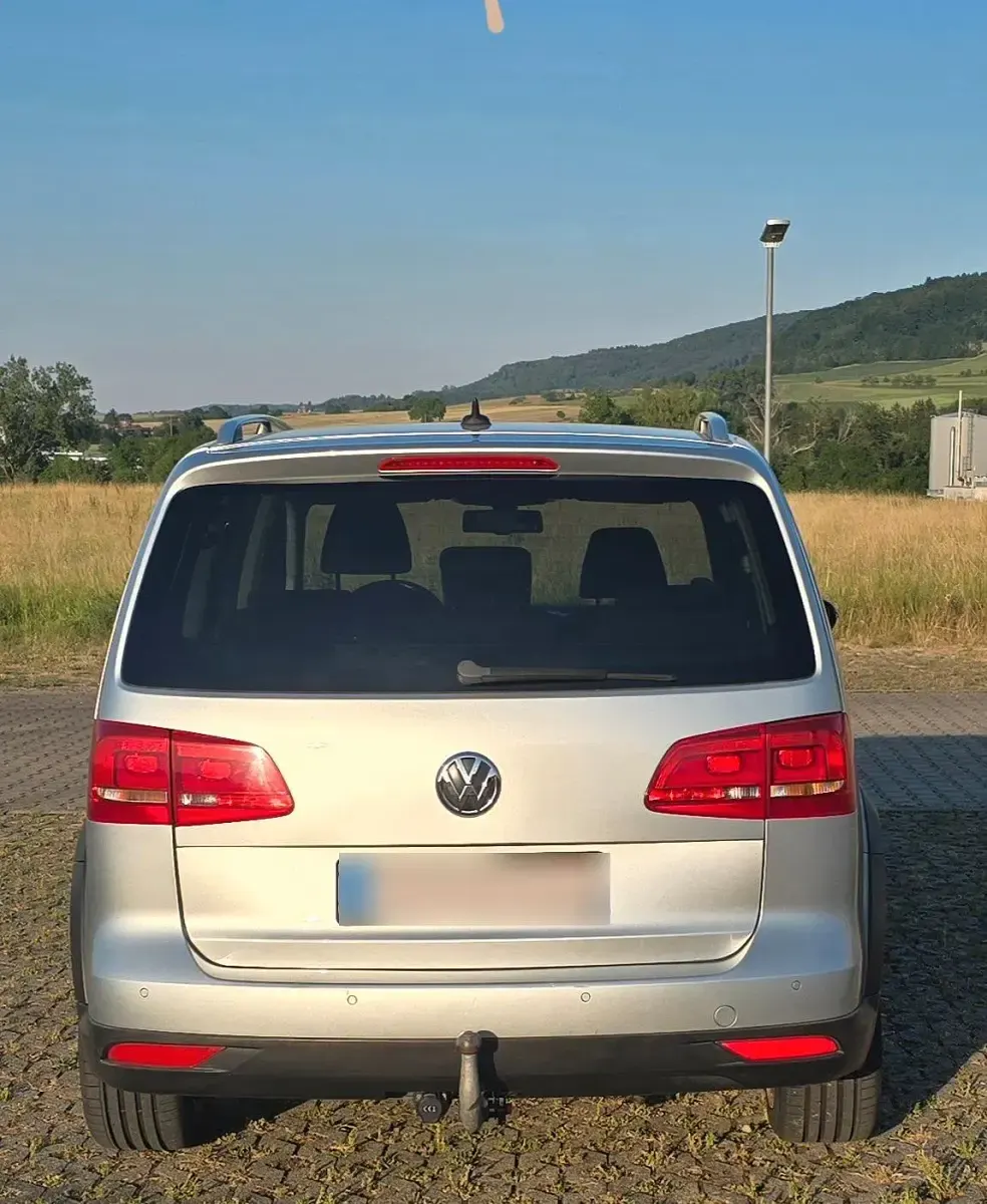 Gebraucht VW Touran Cross 140 PS (102 kW) 2011 Silber Van / Kleinbus