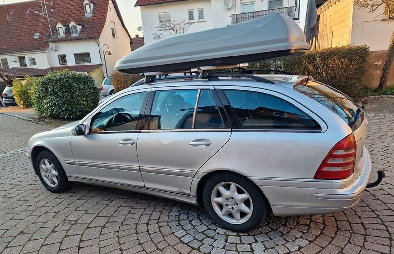 Gebraucht Mercedes C220 Classic 143 PS (105 kW) 2003 Silber Kombi