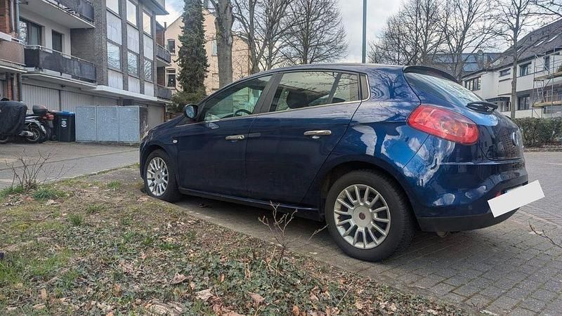 Blau Gebraucht 2010 Fiat Bravo Emotion Kleinwagen | 2.800 € (Fairer Preis) - Bild 1/4