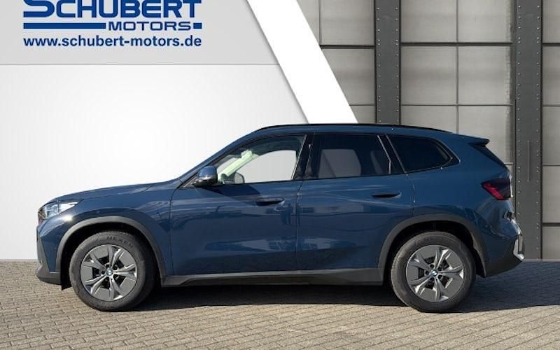 Neu BMW iX1 150 kW (204 PS) 2025 Blau SUV