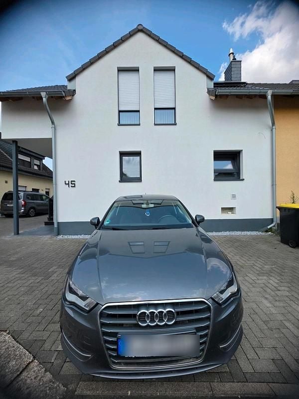 Grau Gebraucht 2015 Audi A3 Coupé | 12.500 € (Fairer Preis) - Bild 1/4