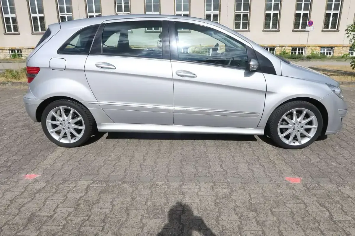 Gebraucht Mercedes B200 136 PS (100 kW) 2005 Polarsilber  metalliclack Van / Kleinbus