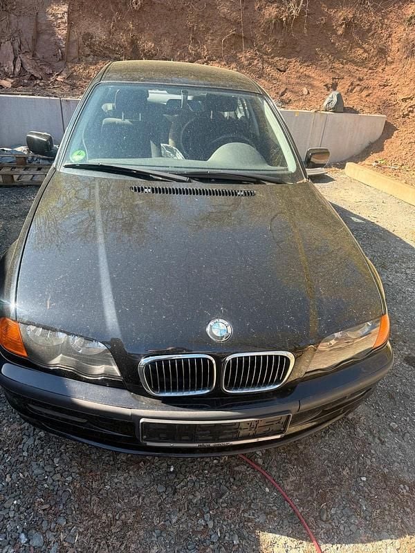 Gebraucht BMW 323 170 PS (125 kW) 1999 Limousine