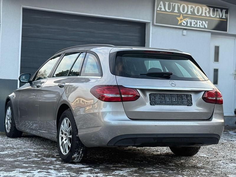 Gebraucht Mercedes C180 122 PS (89 kW) 2020 Silber Kombi