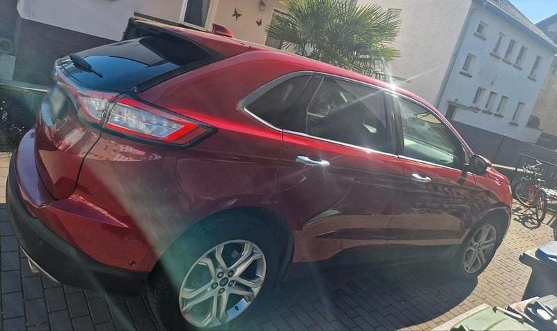 Gebraucht Ford Edge Titanium 215 PS (158 kW) 2016 Rot SUV