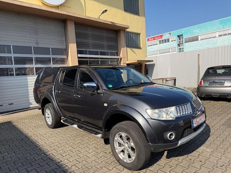 Gebraucht Mitsubishi L200 Intense 178 PS (130 kW) 2012 Grau Abholung