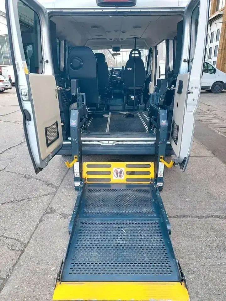 Gebraucht Fiat Ducato 131 PS (96 kW) 2014 Grau, grau Van