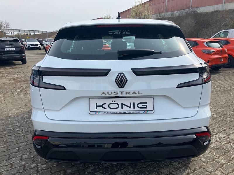 Second-hand Renault Austral Evolution 158 CP (116 kW) 2024 Alb SUV