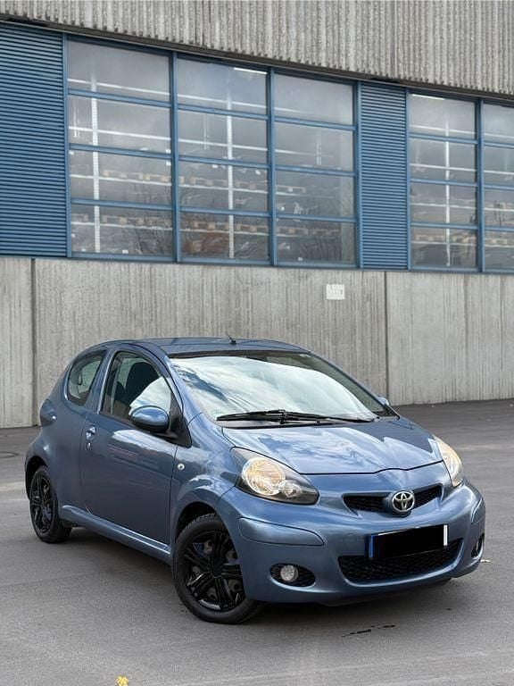 Blau Gebraucht 2009 Toyota Aygo Kleinwagen | 2.290 € (Guter Preis) - Bild 1/4