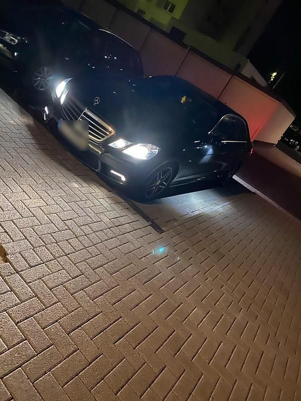 Gebraucht Mercedes E350 AMG 231 PS (169 kW) 2010 Blau Limousine