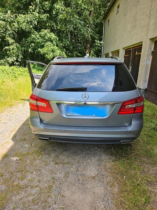 Gebraucht Mercedes E350 204 PS (150 kW) 2010 Grau Kombi