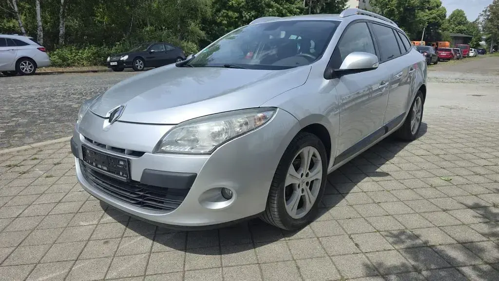 Gebraucht Renault Mégane III Dynamique 110 PS (80 kW) 2011 Grau Limousine