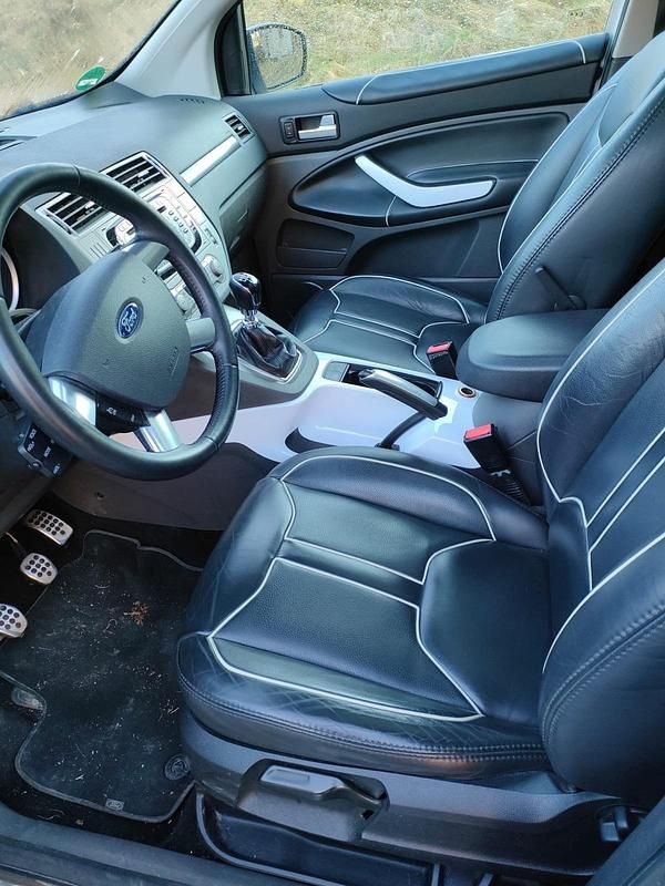 Gebraucht Ford Kuga 136 PS (100 kW) 2010 Weiß SUV