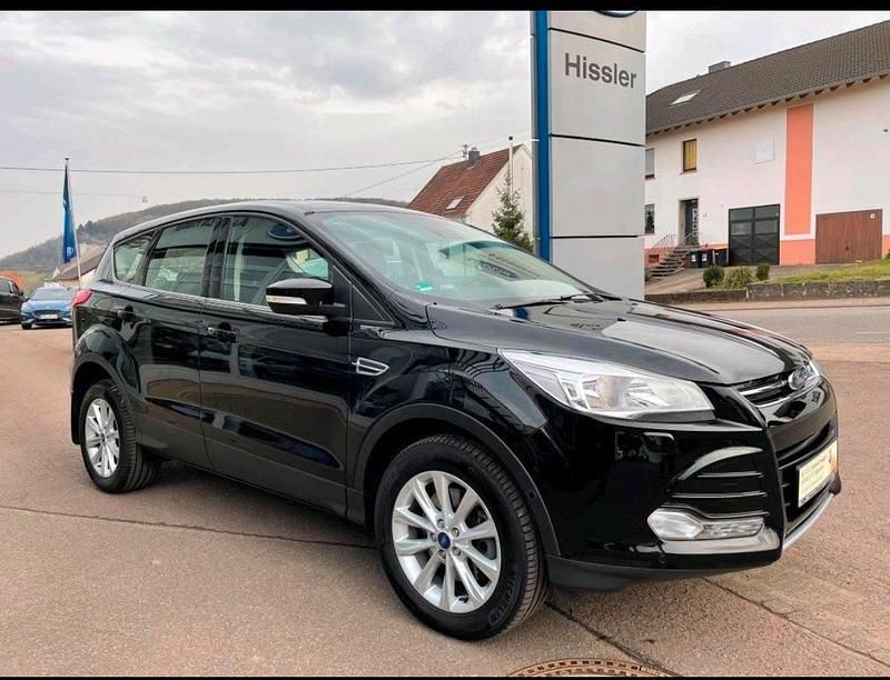 Schwarz Gebraucht 2016 Ford Kuga SUV | 15.500 € (Teuer) - Bild 1/4