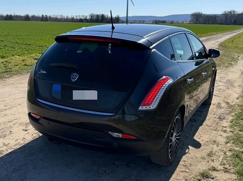 Gebraucht Lancia Delta 200 PS (147 kW) 2011 Schwarz Kleinwagen