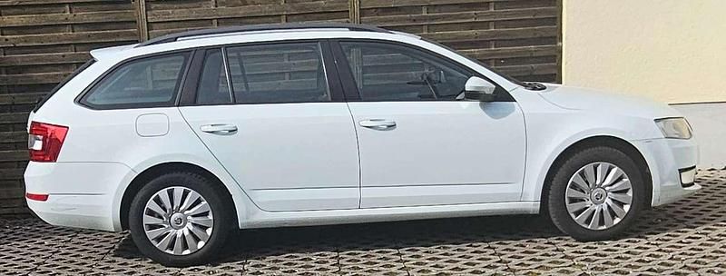 Gebraucht Skoda Octavia Ambition 105 PS (77 kW) 2015 Weiß Kleinwagen