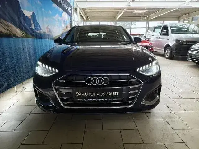 Gebraucht Audi A4 Advanced 136 PS (100 kW) 2020 Blau metallic Kombi