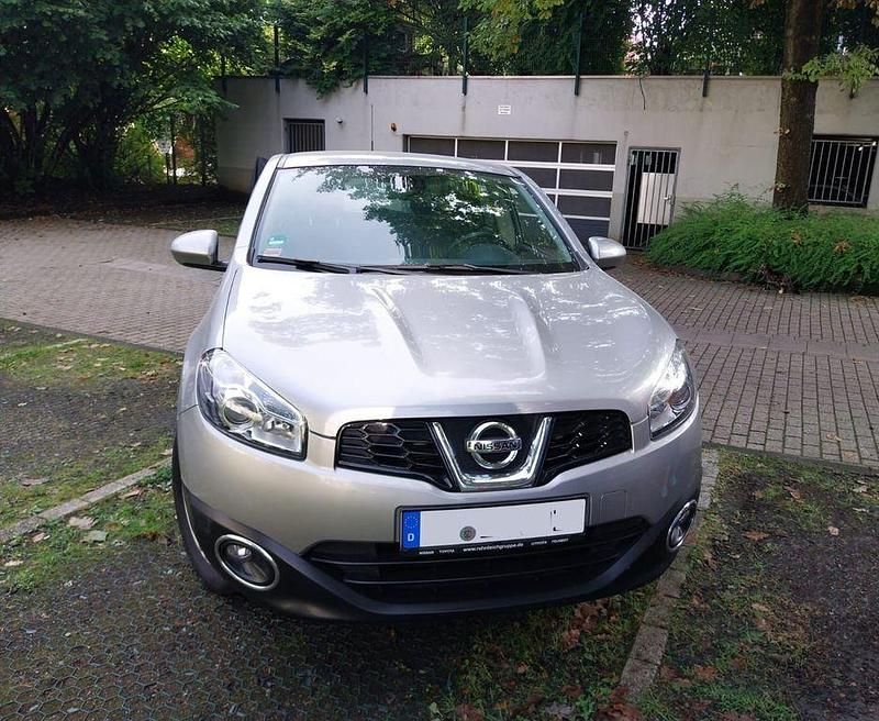 Silber Gebraucht 2012 Nissan Qashqai Acenta SUV | 8.500 € (Fairer Preis) - Bild 1/4