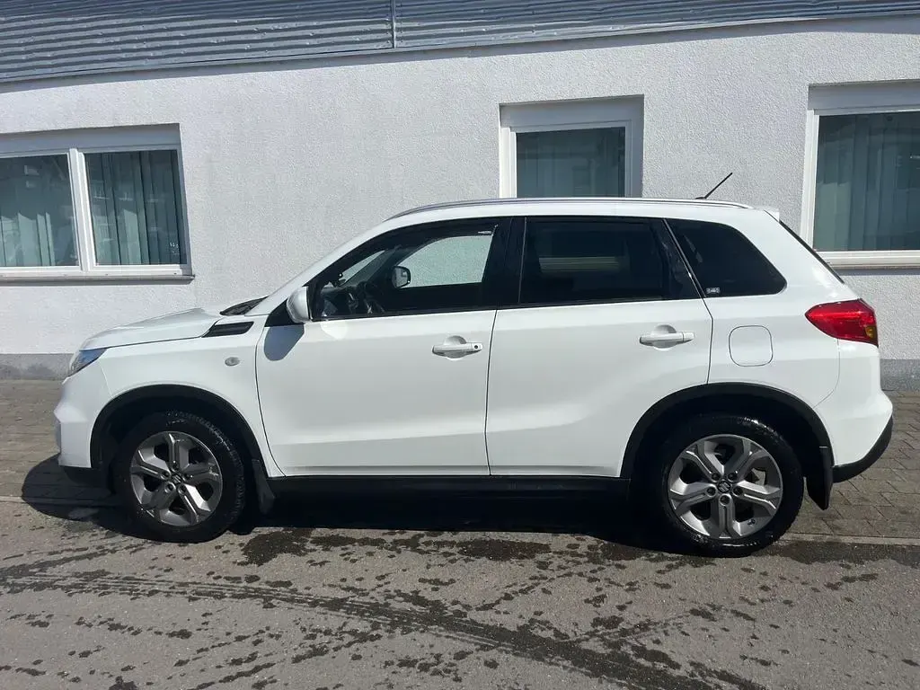 Gebraucht Suzuki Vitara Comfort 120 PS (88 kW) 2018 Weiß SUV