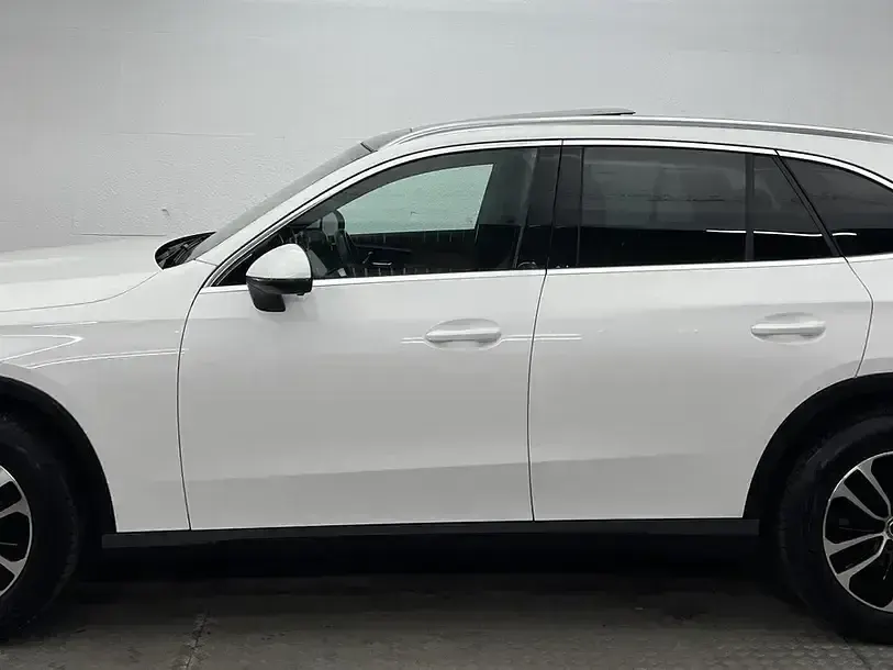 Gebraucht Mercedes GLC220 Avantgarde 197 PS (144 kW) 2023 Polarweiss SUV
