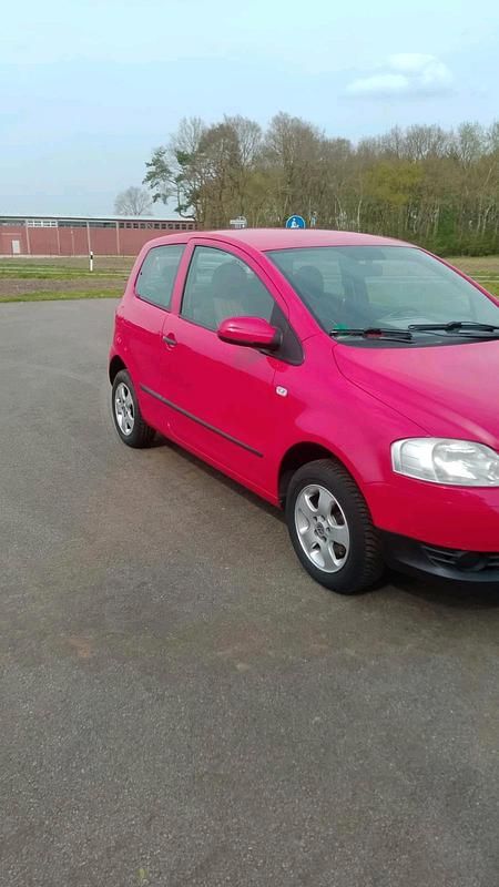 Second-hand VW Fox 54 CP (39 kW) 2005 Roșu Hatchback