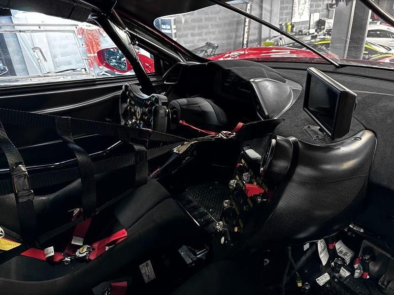Second-hand Ferrari 488 670 CP (492 kW) 2019 Roșu