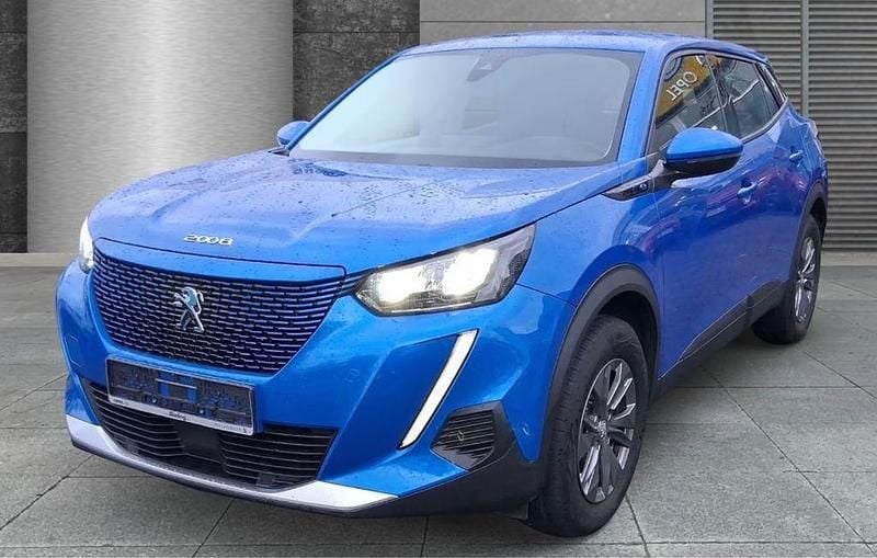 Gebraucht Peugeot e-2008 Active 100 kW (136 PS) 2021 Blau SUV