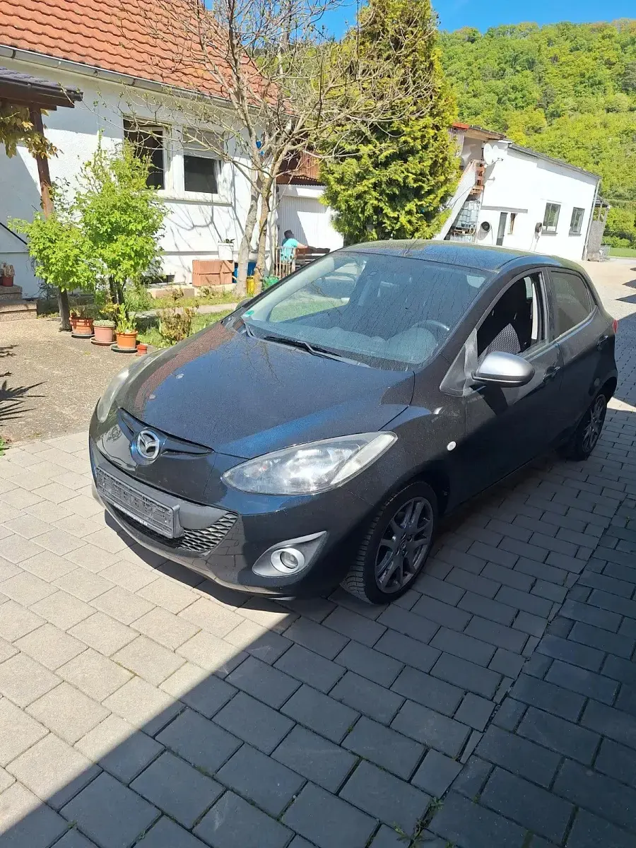 Usata Mazda 2 84 CV (61 kW) 2014 Nero Utilitaria