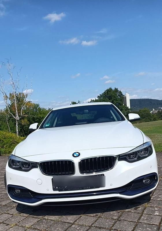 Weiß Gebraucht 2017 BMW 420 Sport Line Coupé | 24.500 € (Etwas zu teuer) - Bild 1/4