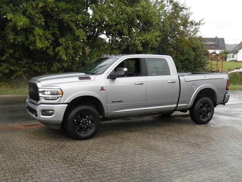 Gebraucht Dodge Ram 385 PS (283 kW) 2024 Grau Pickup