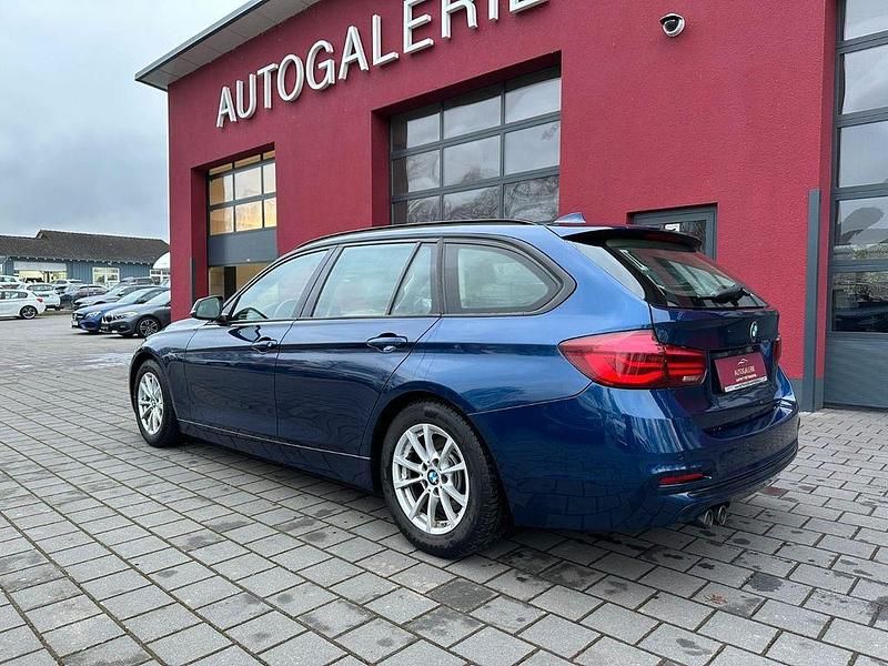 Gebraucht BMW 320 Sport Line 163 PS (119 kW) 2019 Blau Kombi
