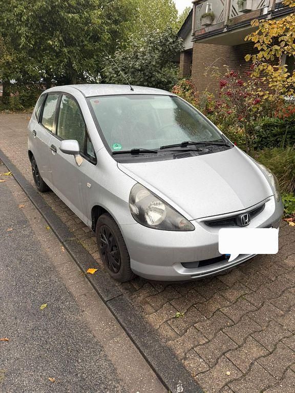 Grau Gebraucht 2004 Honda Jazz LS Kleinwagen | 1.300 € (Fairer Preis) - Bild 1/4