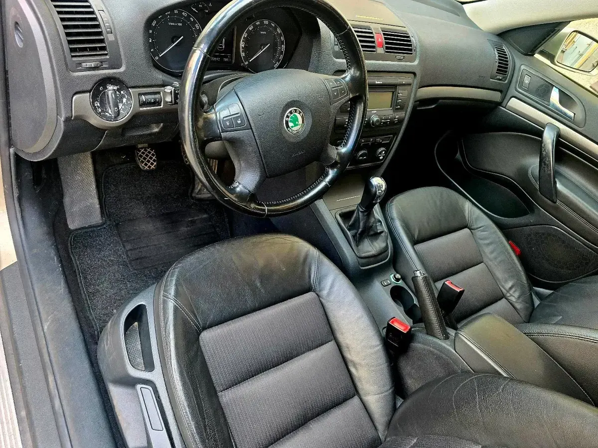 Gebraucht Skoda Octavia 102 PS (75 kW) 2004 Gold Limousine
