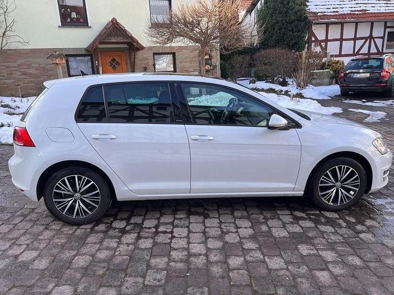 Gebraucht VW Golf VII Allstar 125 PS (91 kW) 2017 Weiß Limousine
