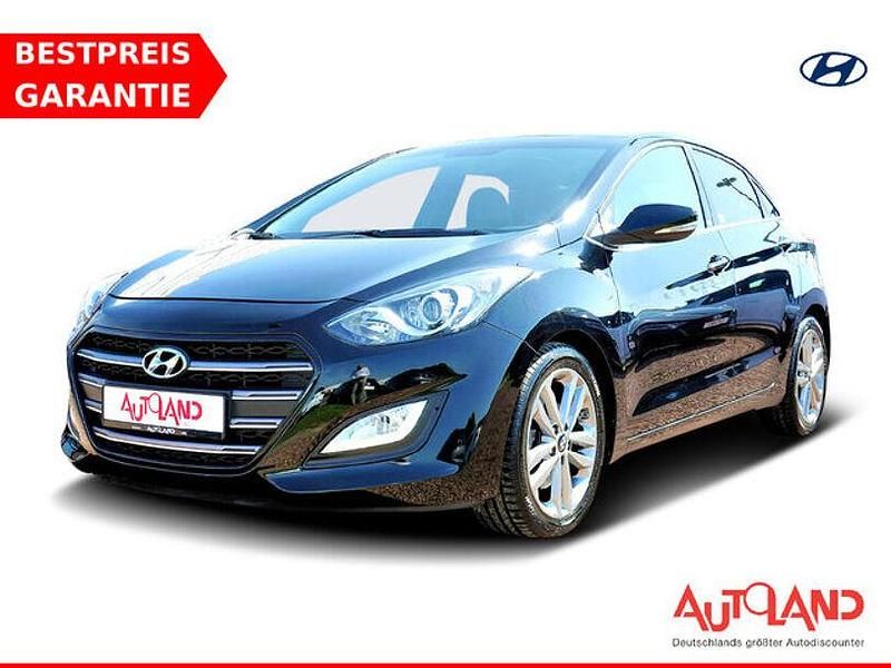Schwarz Gebraucht 2017 Hyundai i30 Passion Limousine | 14.490 € (Teuer) - Bild 1/4