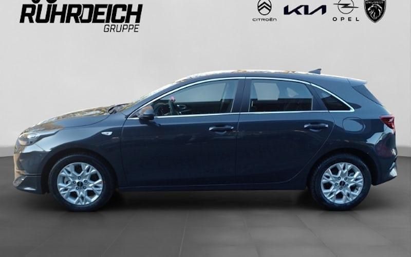 Usado Kia Ceed Vision 150 HP (110 kW) 2025 Cinzento Citadino