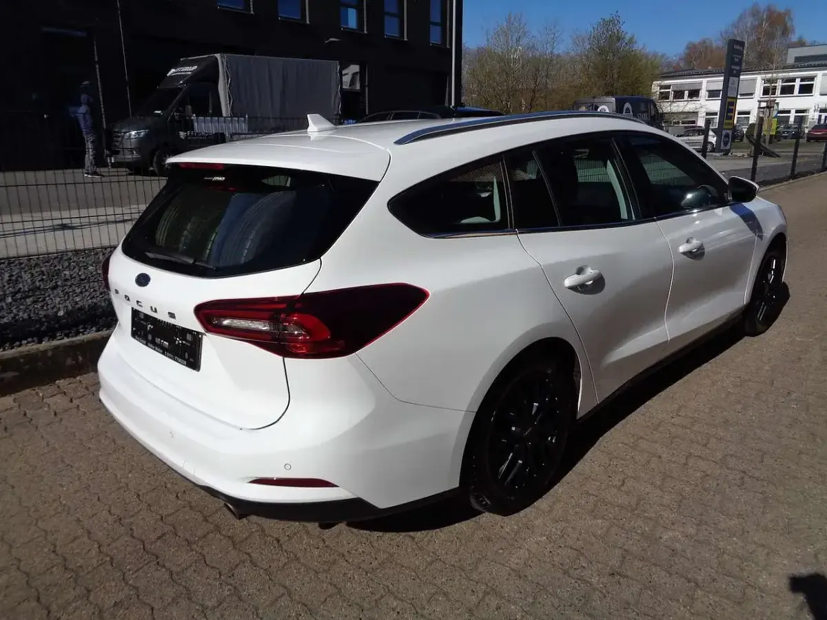 Gebraucht Ford Focus Titanium 116 PS (85 kW) 2024 Weiß Kombi