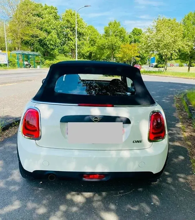 Gebraucht Mini One Cabriolet 102 PS (75 kW) 2019 Weiß Cabrio