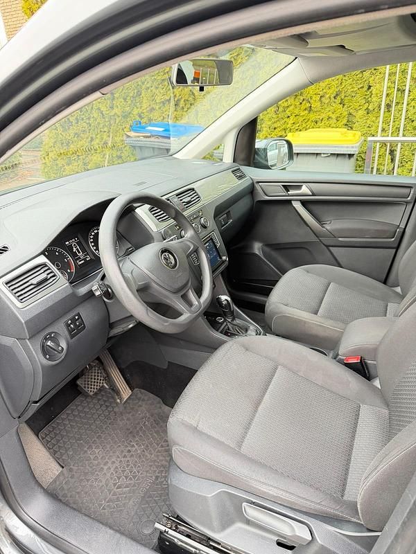Gebraucht VW Caddy Maxi 102 PS (75 kW) 2016 Grau Van / Kleinbus
