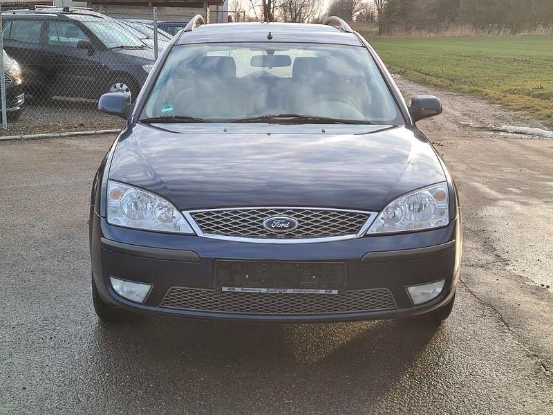 Gebraucht Ford Mondeo Ambiente 110 PS (80 kW) 2006 Blau Kombi