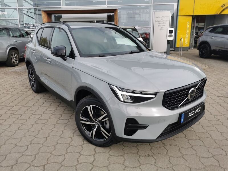 Gebraucht Volvo XC40 Plus 163 PS (119 kW) 2024 Vapour grey SUV