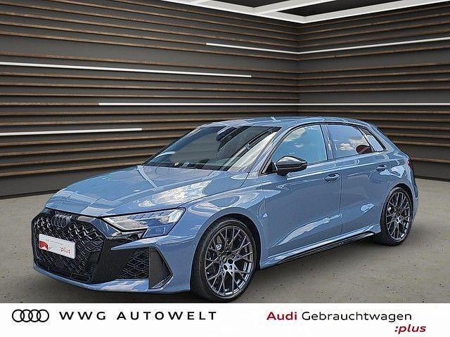 Kemoragrau metallic Gebraucht 2025 Audi RS3 Sportback Sport Kleinwagen | 70.980 € (Fairer Preis) - Bild 1/4