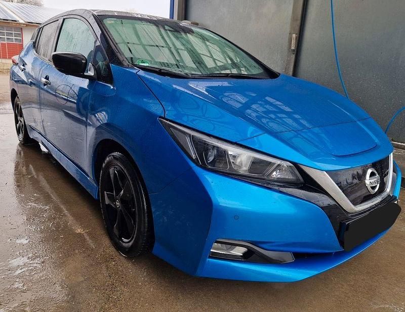 Blau Gebraucht 2021 Nissan Leaf N-Connecta Kleinwagen | 13.000 € (Fairer Preis) - Bild 1/4
