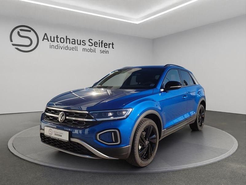 Blau Gebraucht 2025 VW T-Roc Style SUV | 35.290 € (Fairer Preis) - Bild 1/4